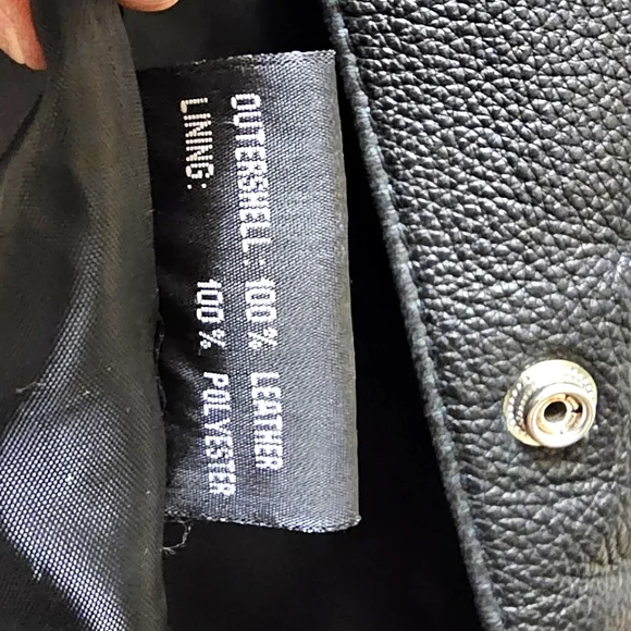 Women's Black Leather Vest - Picture 7 of 9